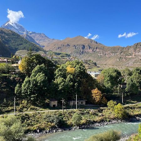 Hotel Stancia Kazbegi - City Center Екстериор снимка