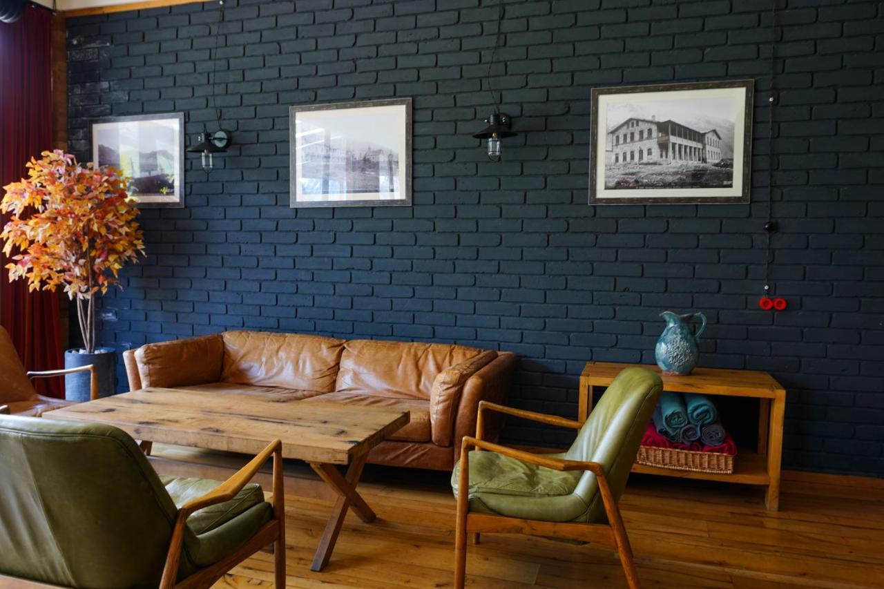 Hotel Stancia Kazbegi - City Center Екстериор снимка