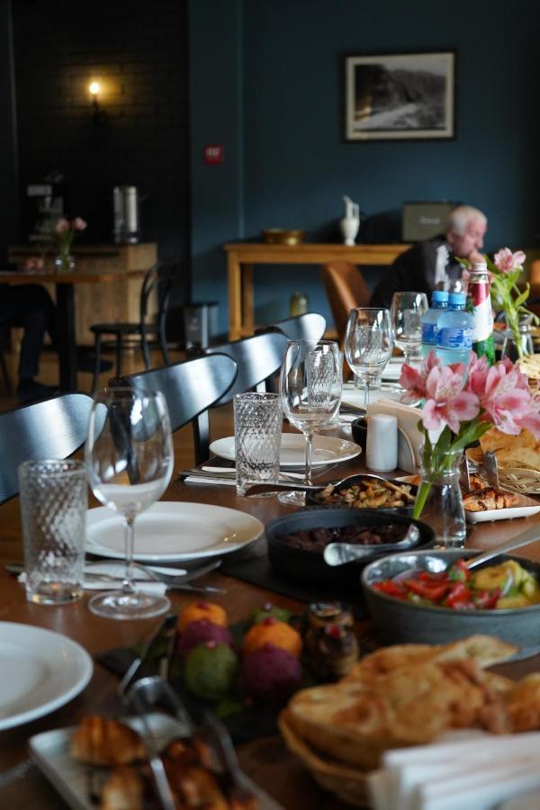 Hotel Stancia Kazbegi - City Center Екстериор снимка